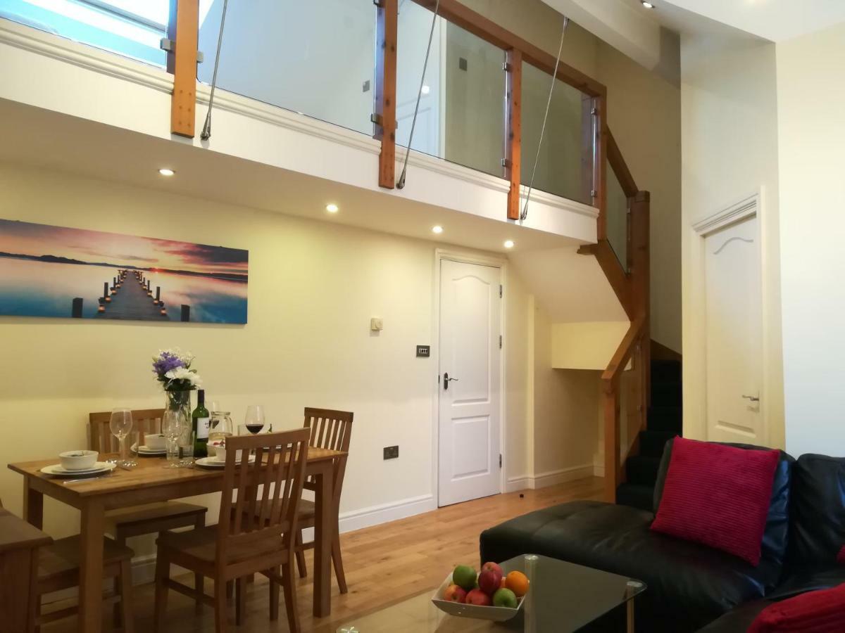 Modern, 2 Bedroom Apartment With Sofa Bed, Uplands, Σουόνσι Εξωτερικό φωτογραφία